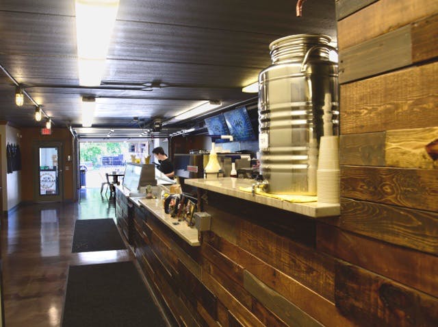 Classic Style Ice Cream Shop and Cafe